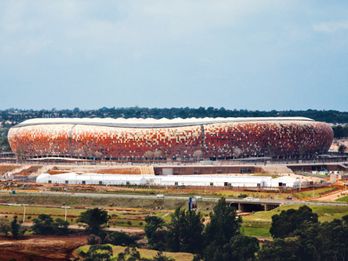 在视觉和技术层面上，足球城体育场都已经成为了南非最新的地标性建筑。即使没有世界杯的添色，该体育场都能吸引到世界各地的游客。